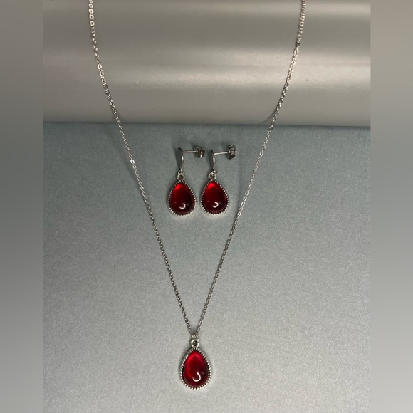 Bohemian Edgy Red Teardrop Necklace set with Earrings - Trendy Edgy Jewelry Set - Picture 16 of 17